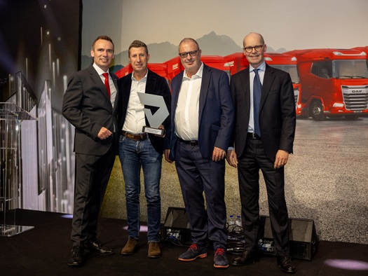 PACCAR Parts Award decerne au Groupe Lefevre Bart Bosmans Alexis et Fabrice Lefevre Dick Leek